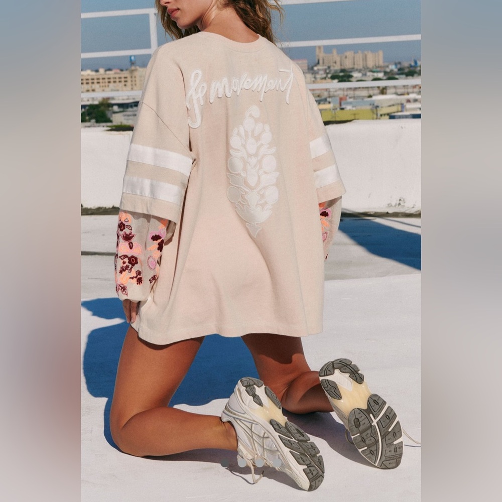Free People On The Fly Layer - Picture 3 of 9